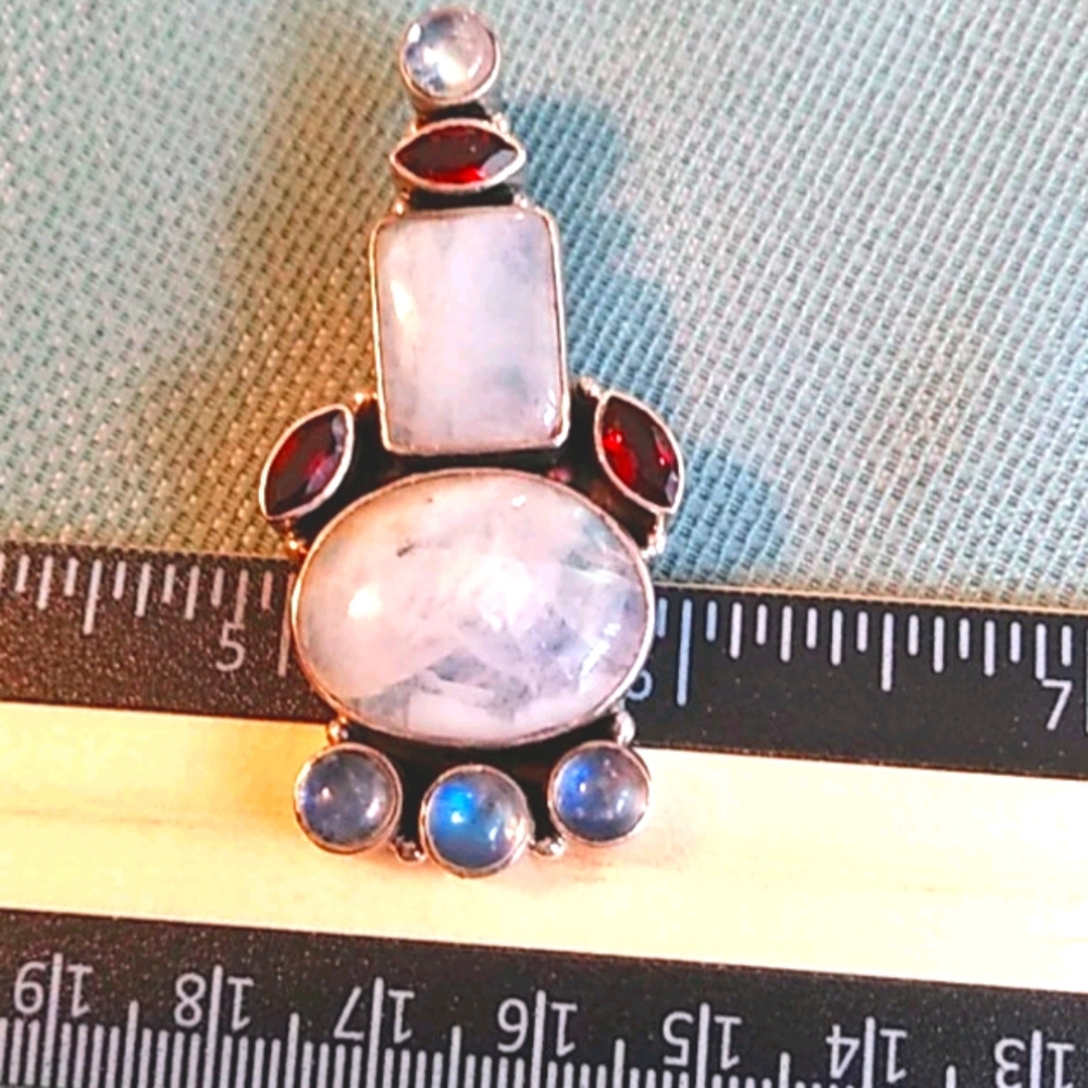 BEAUTIFUL MOONSTONE AND GARNET PENDENT - Picture 7 of 8